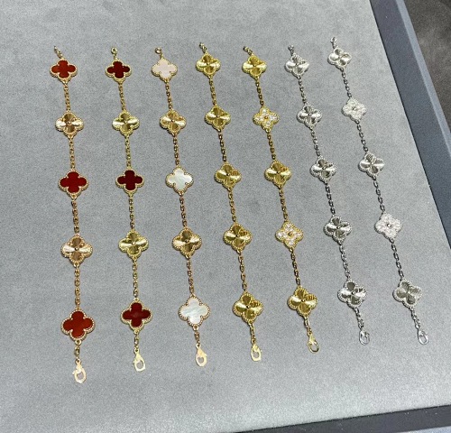 VCA-bracelet-5 clover album cover