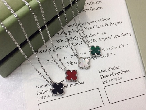 VCA-mini necklace-1 clover album cover