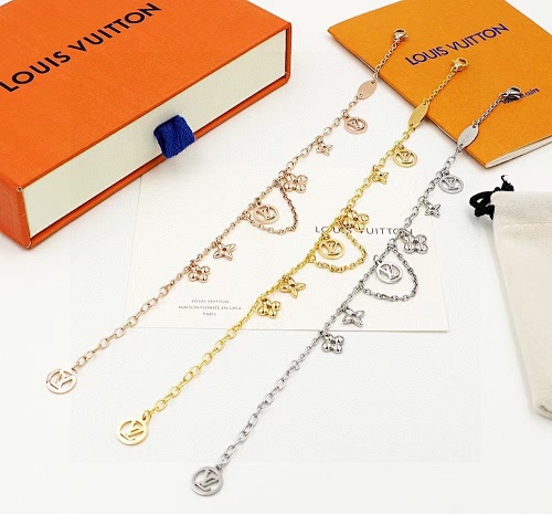 Louis Vuitton-bracelet album cover